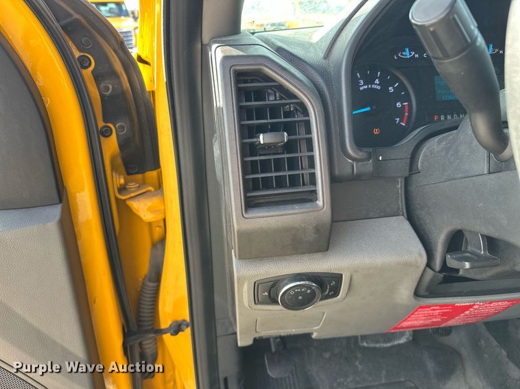 image for item EJ8477 2019 Ford F350 Super Duty utility bed pickup truck