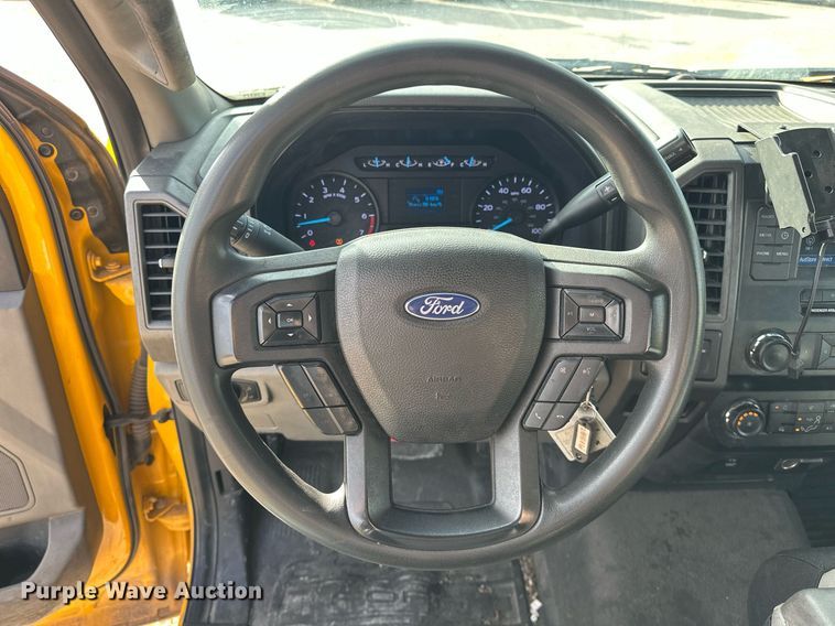 image for item EJ8477 2019 Ford F350 Super Duty utility bed pickup truck