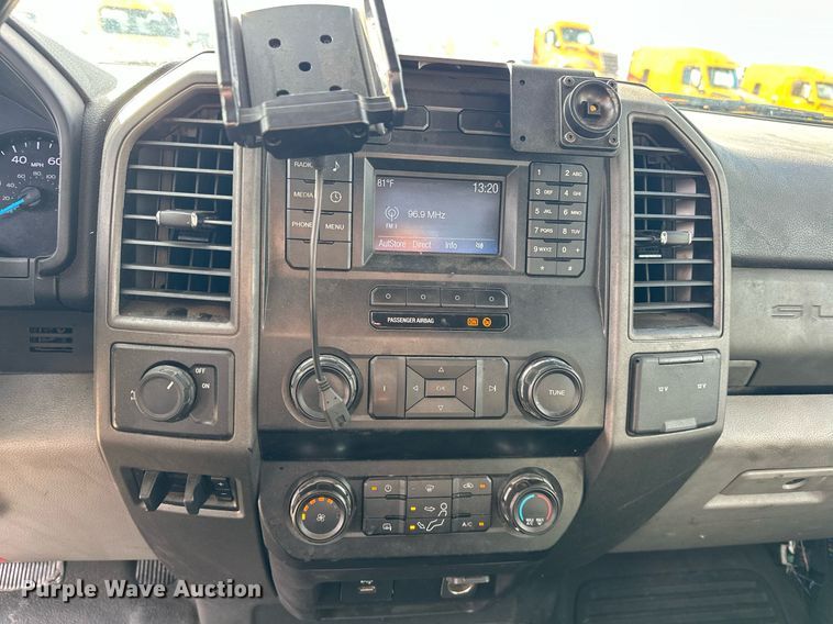 image for item EJ8477 2019 Ford F350 Super Duty utility bed pickup truck