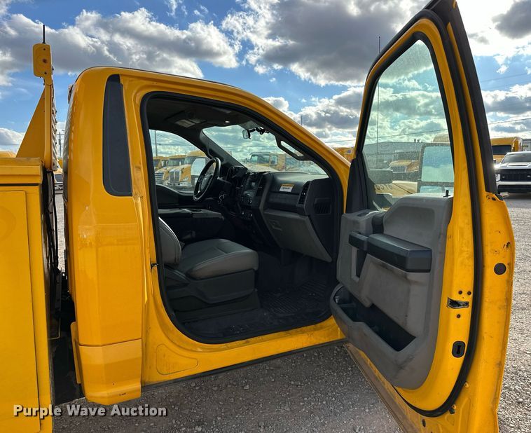 image for item EJ8477 2019 Ford F350 Super Duty utility bed pickup truck