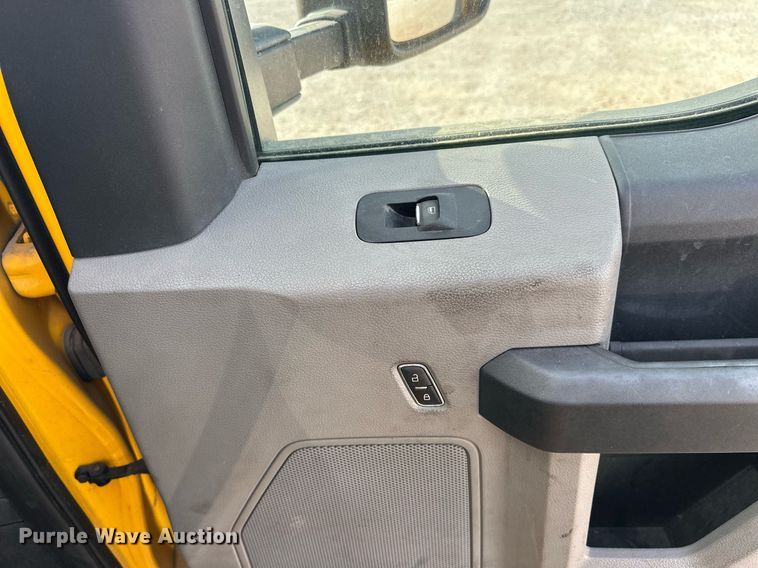 image for item EJ8477 2019 Ford F350 Super Duty utility bed pickup truck