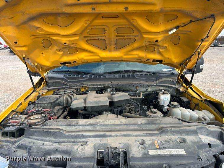 image for item EJ8477 2019 Ford F350 Super Duty utility bed pickup truck