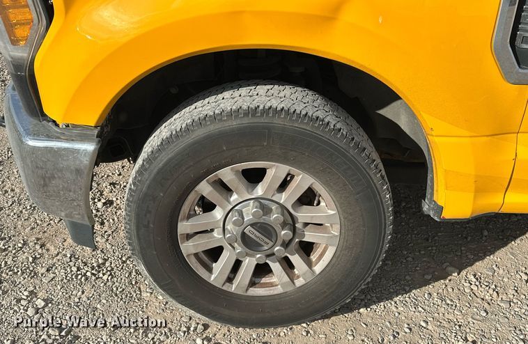 image for item EJ8477 2019 Ford F350 Super Duty utility bed pickup truck