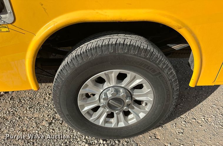 image for item EJ8477 2019 Ford F350 Super Duty utility bed pickup truck