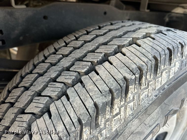 image for item EJ8477 2019 Ford F350 Super Duty utility bed pickup truck