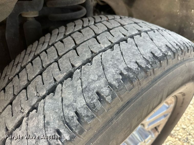 image for item EJ8477 2019 Ford F350 Super Duty utility bed pickup truck