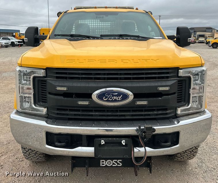 image for item EJ8479 2019 Ford F350 Super Duty XL utility bed pickup truck