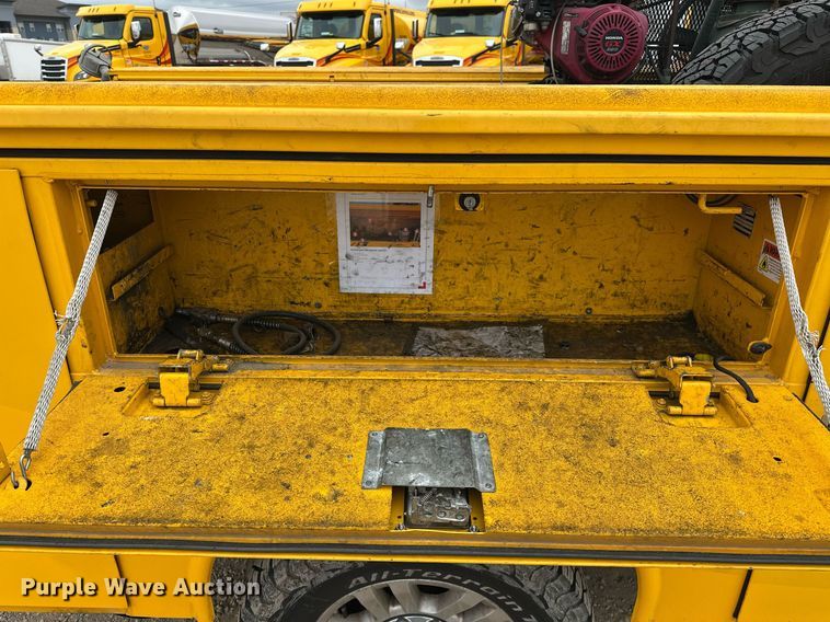 image for item EJ8479 2019 Ford F350 Super Duty XL utility bed pickup truck