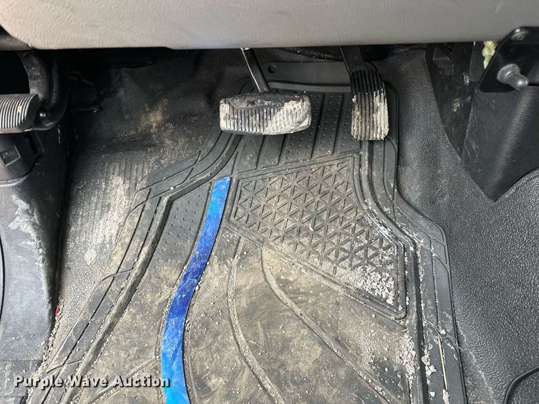 image for item EJ8479 2019 Ford F350 Super Duty XL utility bed pickup truck