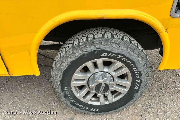 image for item EJ8479 2019 Ford F350 Super Duty XL utility bed pickup truck