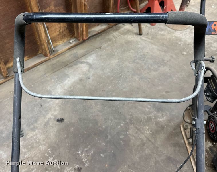 image for item EK0564 Lawn and garden equipment