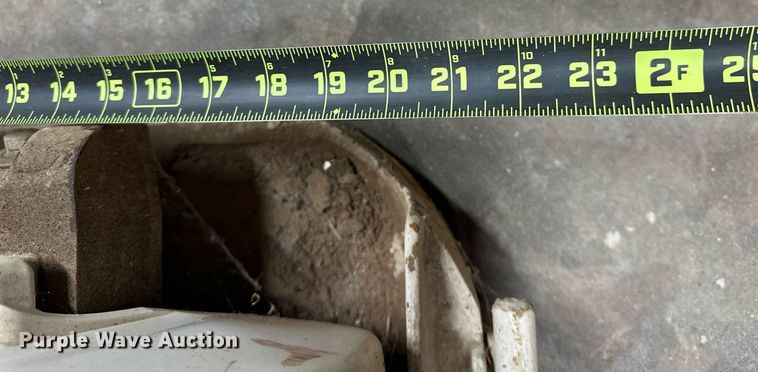 image for item EK0564 Lawn and garden equipment