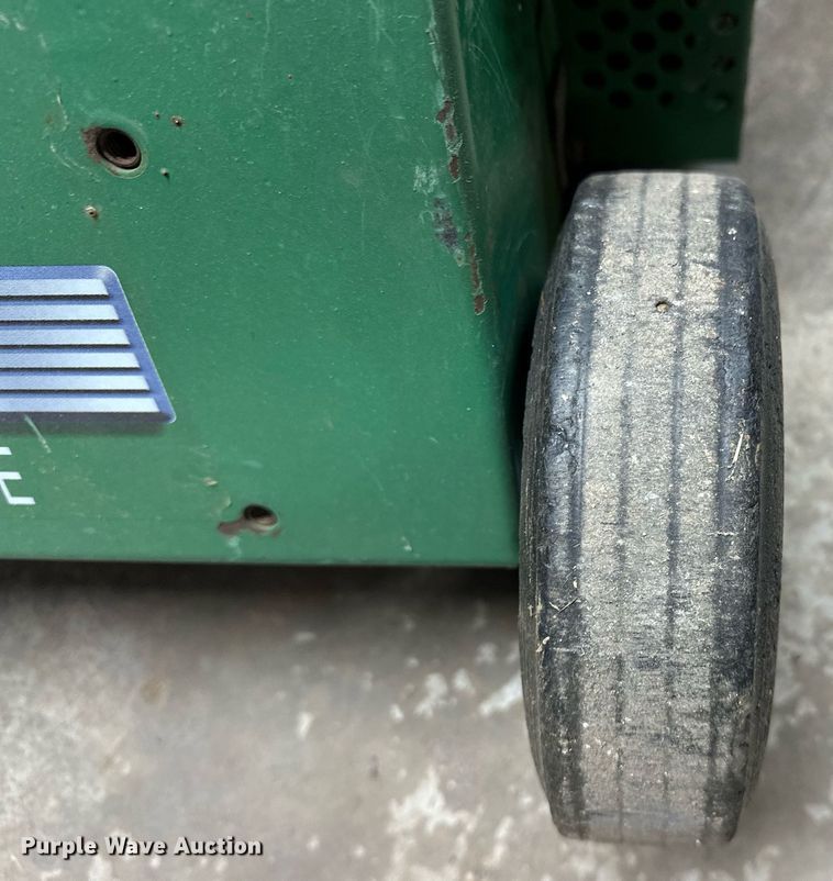 image for item EK0564 Lawn and garden equipment