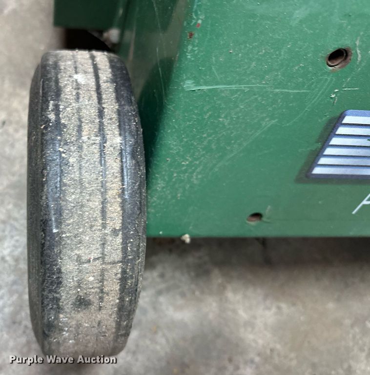 image for item EK0564 Lawn and garden equipment