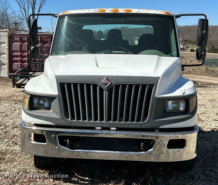 image for item EK2761 2013 International TA005 truck cab and chassis