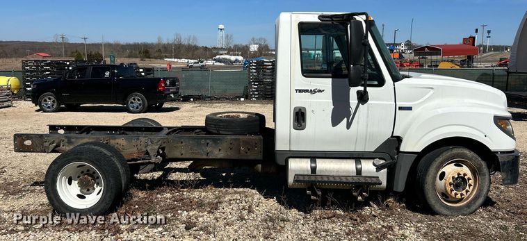 image for item EK2761 2013 International TA005 truck cab and chassis