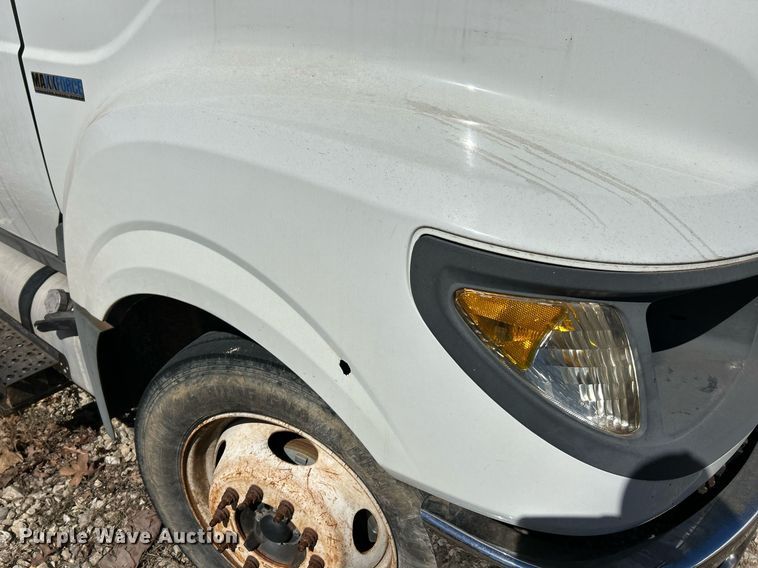 image for item EK2761 2013 International TA005 truck cab and chassis