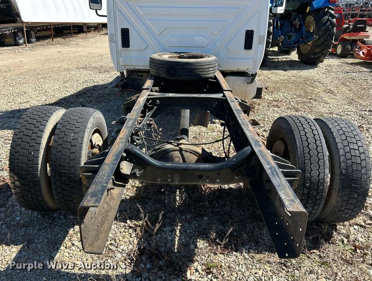 image for item EK2761 2013 International TA005 truck cab and chassis