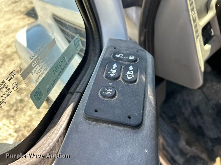 image for item EK2761 2013 International TA005 truck cab and chassis