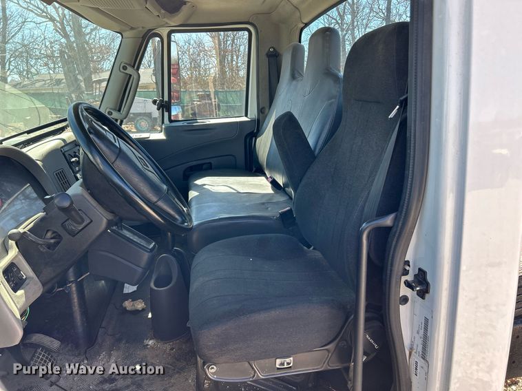 image for item EK2761 2013 International TA005 truck cab and chassis