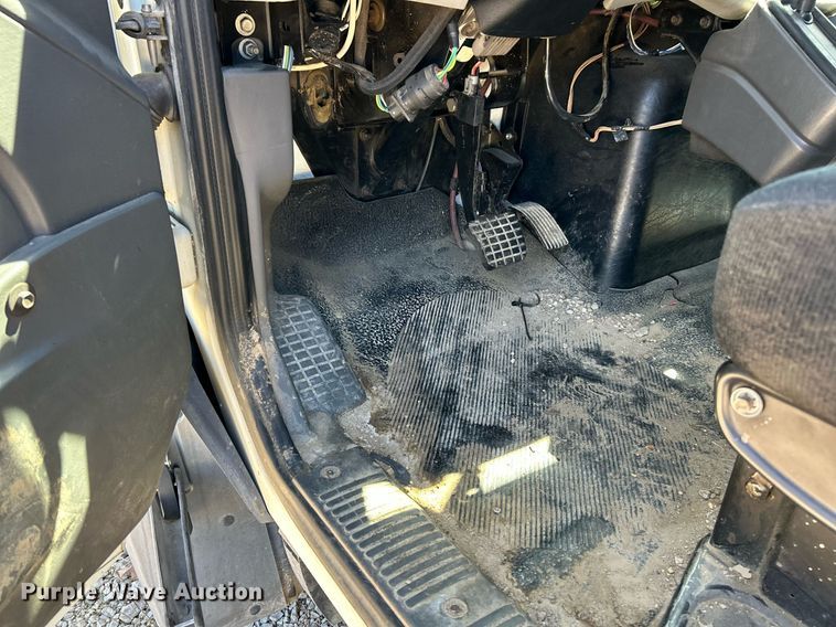 image for item EK2761 2013 International TA005 truck cab and chassis