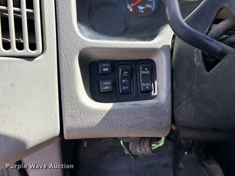 image for item EK2761 2013 International TA005 truck cab and chassis