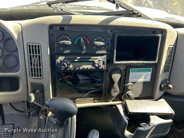 image for item EK2761 2013 International TA005 truck cab and chassis