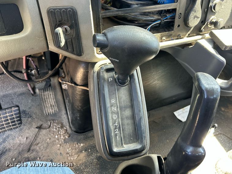 image for item EK2761 2013 International TA005 truck cab and chassis