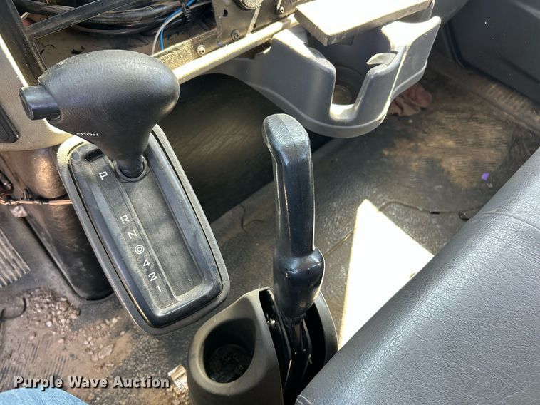 image for item EK2761 2013 International TA005 truck cab and chassis