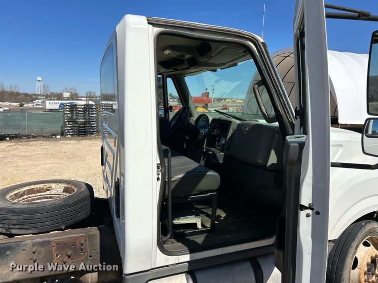 image for item EK2761 2013 International TA005 truck cab and chassis