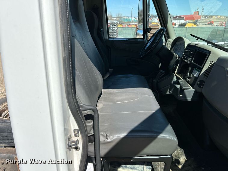 image for item EK2761 2013 International TA005 truck cab and chassis