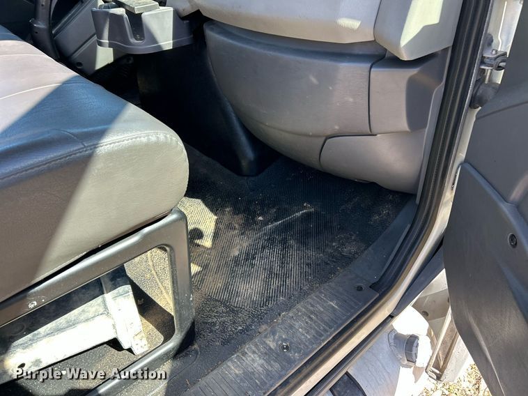 image for item EK2761 2013 International TA005 truck cab and chassis