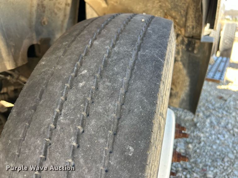 image for item EK2761 2013 International TA005 truck cab and chassis