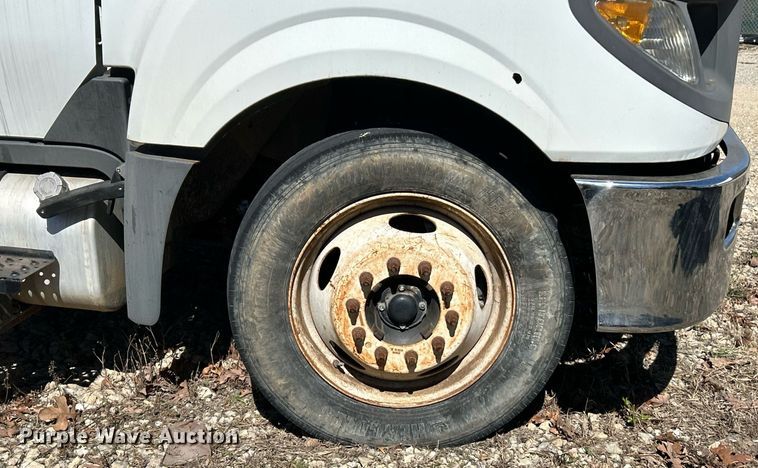 image for item EK2761 2013 International TA005 truck cab and chassis