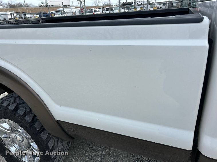 image for item EK2785 2015 Ford F350 Super Duty Lariat Crew Cab pickup truck