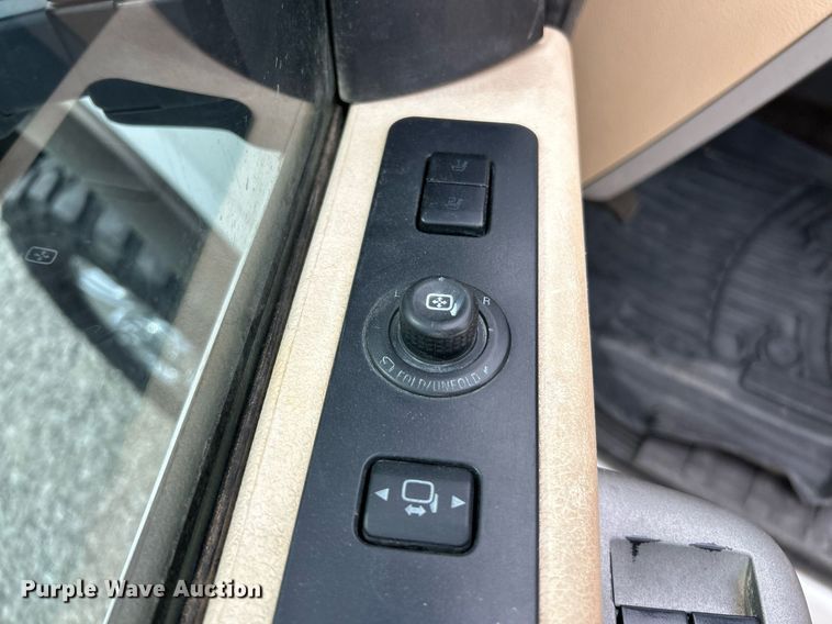 image for item EK2785 2015 Ford F350 Super Duty Lariat Crew Cab pickup truck