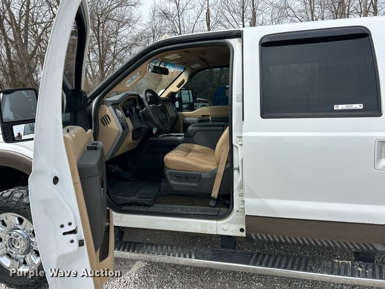 image for item EK2785 2015 Ford F350 Super Duty Lariat Crew Cab pickup truck