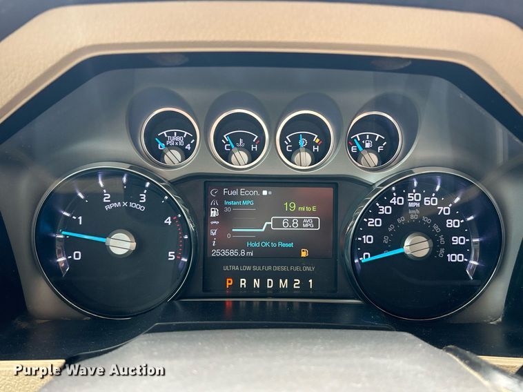 image for item EK2785 2015 Ford F350 Super Duty Lariat Crew Cab pickup truck