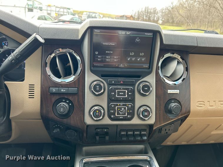 image for item EK2785 2015 Ford F350 Super Duty Lariat Crew Cab pickup truck