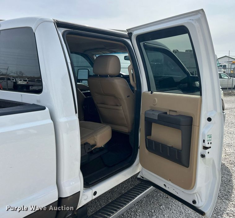 image for item EK2785 2015 Ford F350 Super Duty Lariat Crew Cab pickup truck