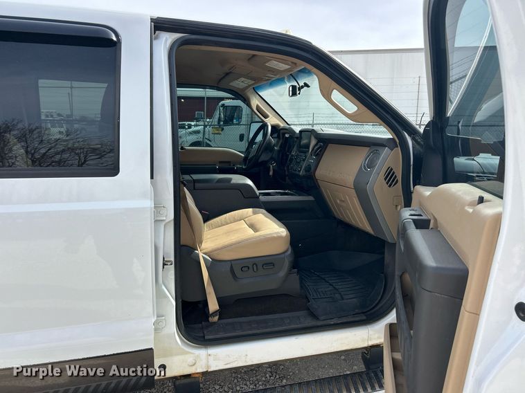 image for item EK2785 2015 Ford F350 Super Duty Lariat Crew Cab pickup truck