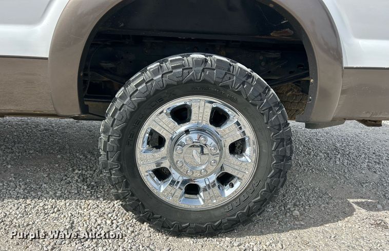 image for item EK2785 2015 Ford F350 Super Duty Lariat Crew Cab pickup truck