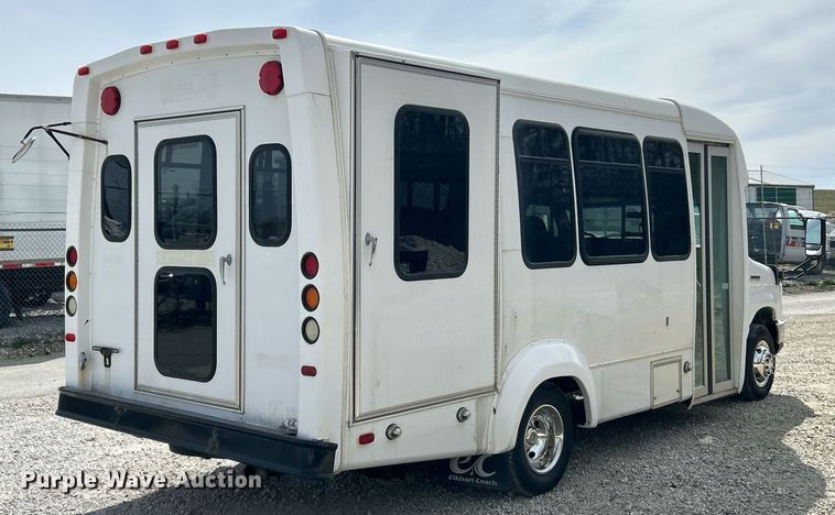 image for item EK2786 2011 Ford E350 Super Duty shuttle bus