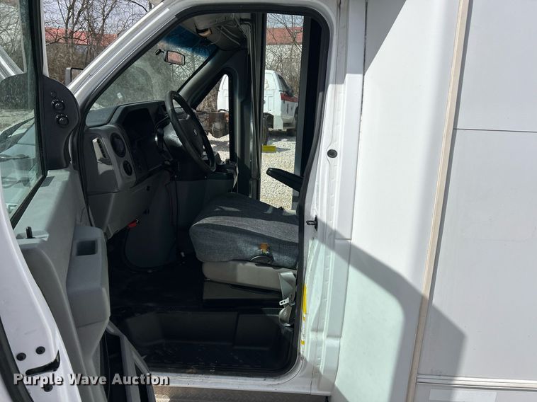 image for item EK2786 2011 Ford E350 Super Duty shuttle bus