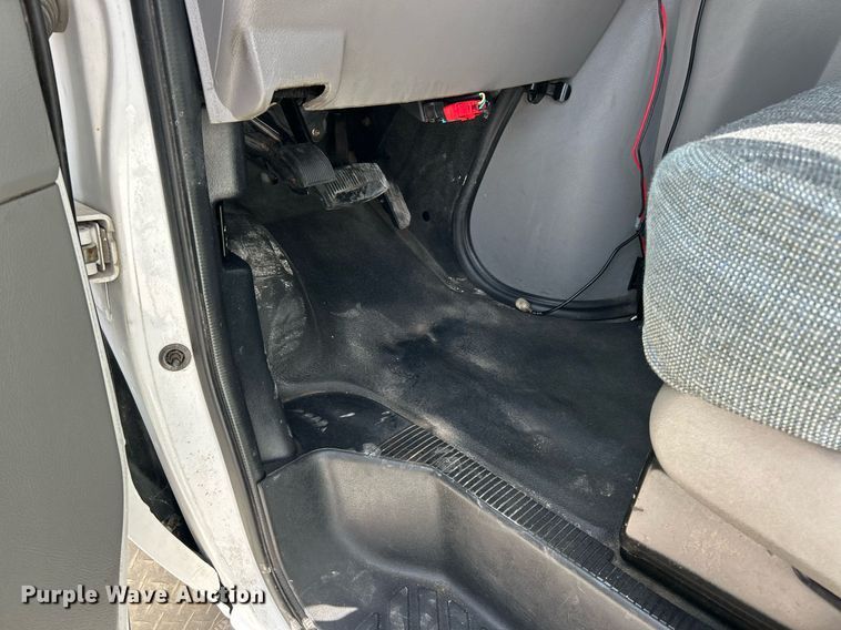 image for item EK2786 2011 Ford E350 Super Duty shuttle bus