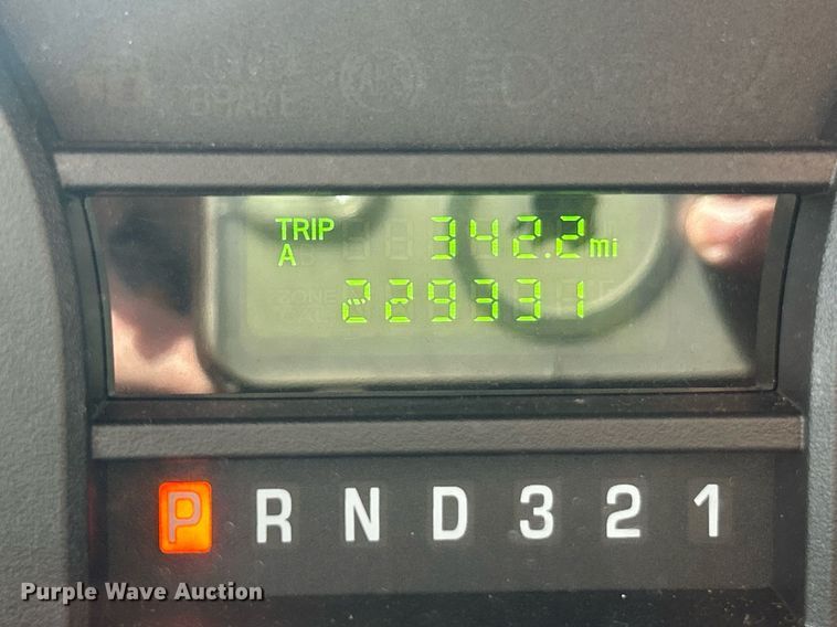 image for item EK2786 2011 Ford E350 Super Duty shuttle bus