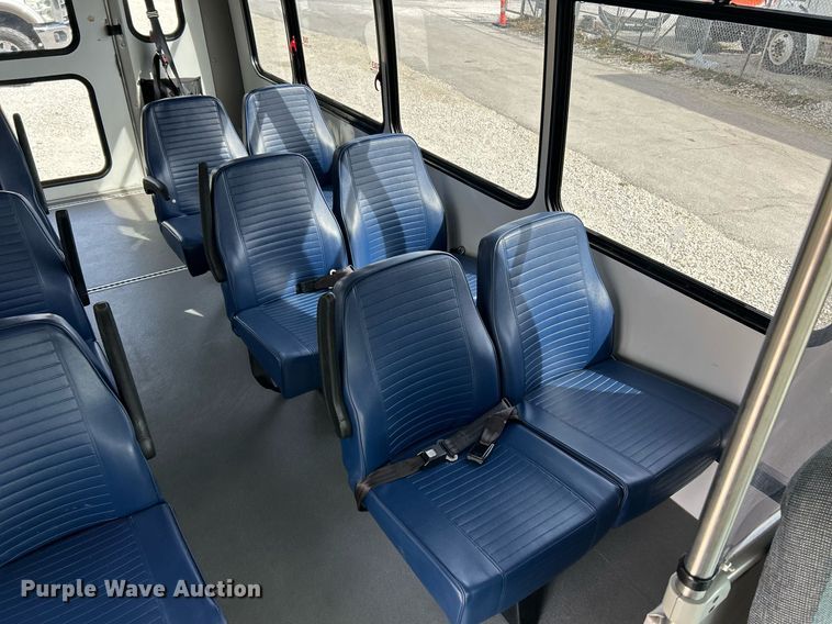 image for item EK2786 2011 Ford E350 Super Duty shuttle bus