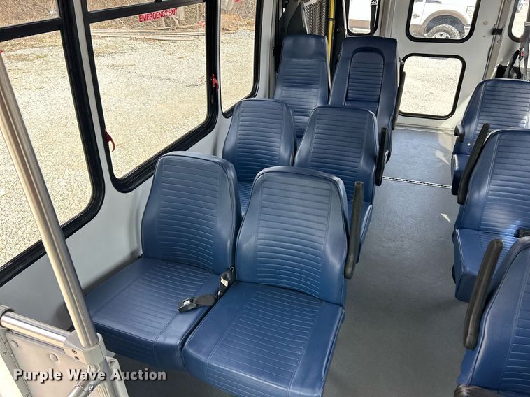 image for item EK2786 2011 Ford E350 Super Duty shuttle bus