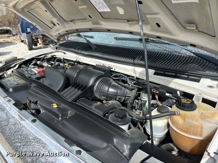 image for item EK2786 2011 Ford E350 Super Duty shuttle bus