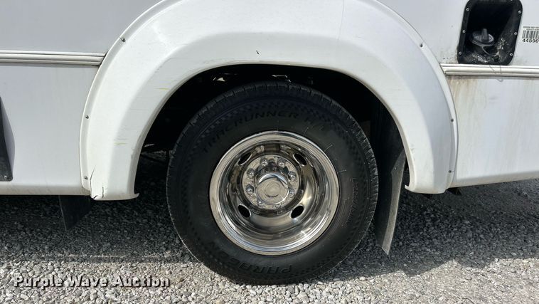 image for item EK2786 2011 Ford E350 Super Duty shuttle bus